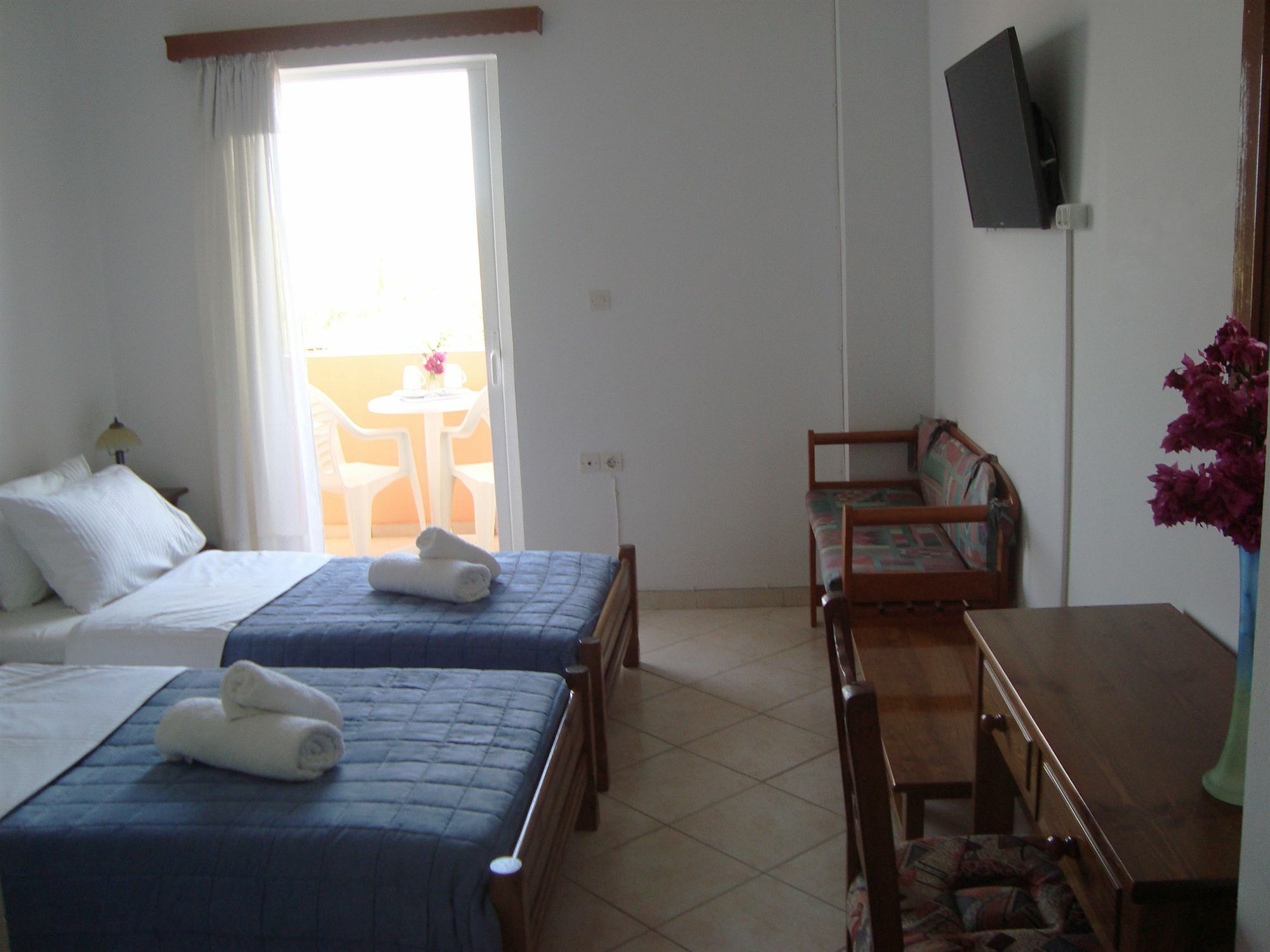 Athina 2*